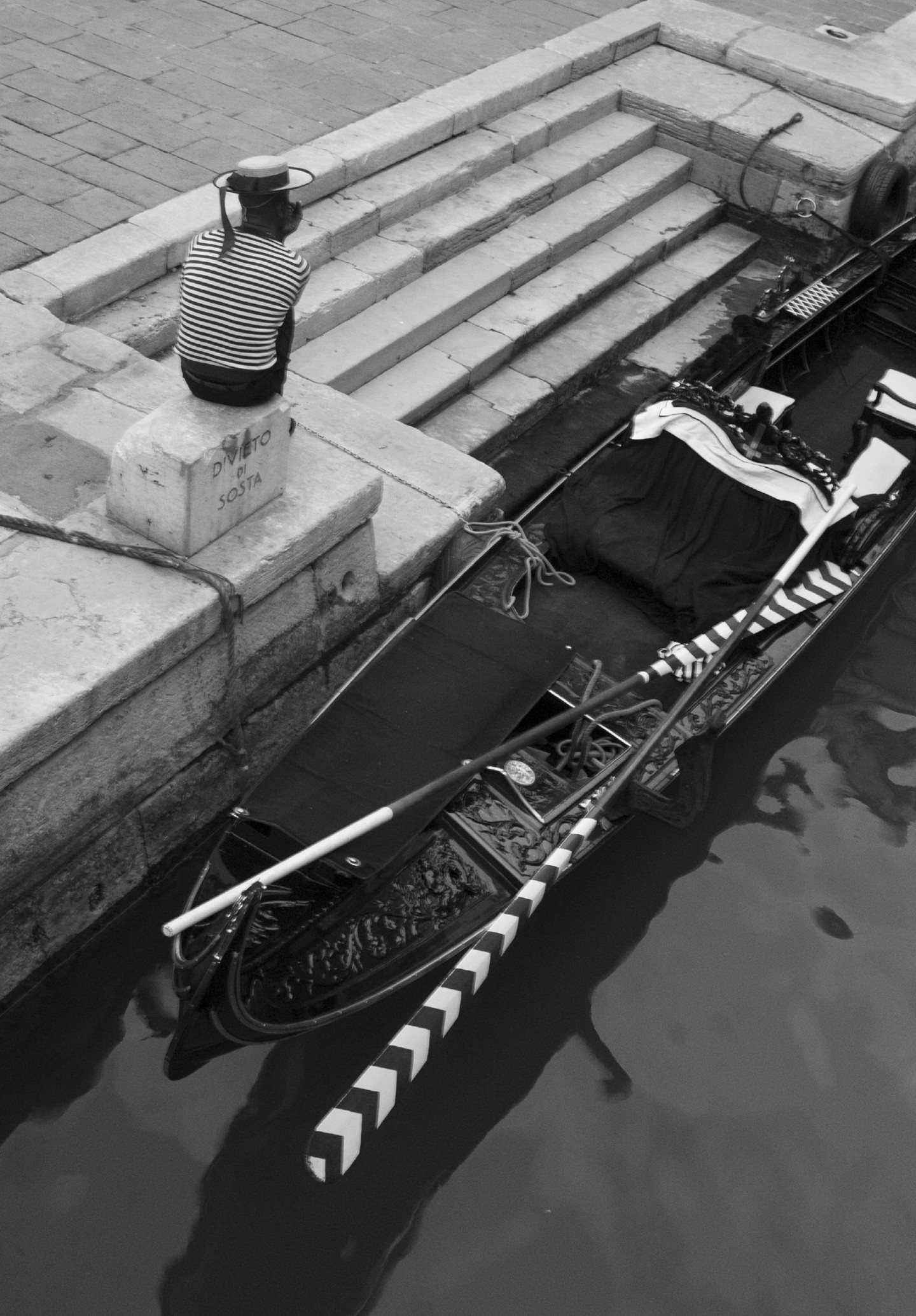 Venice private tour meets street photography with an expert—see Venice raw, unfiltered, full of life