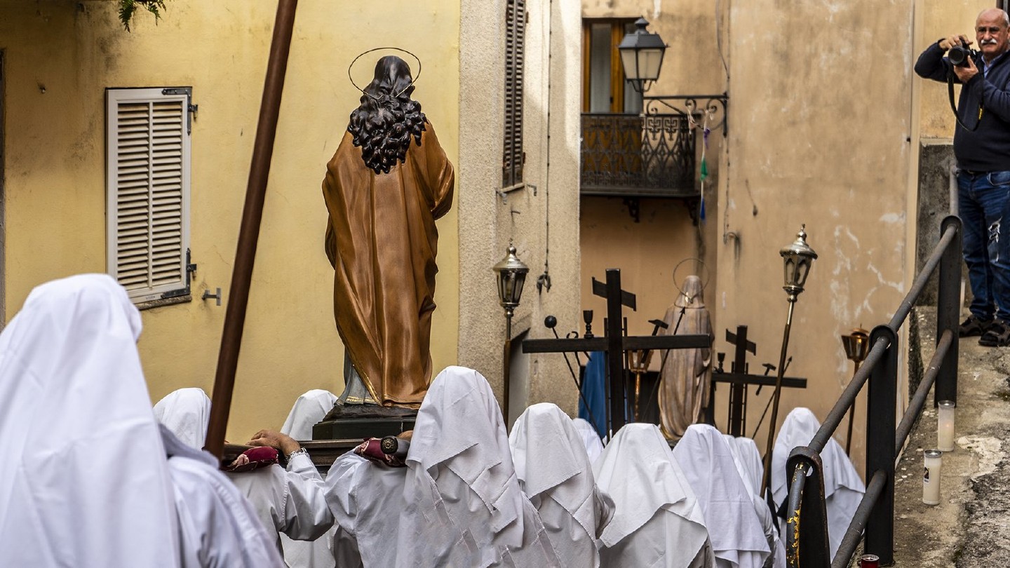 Photography and culture rare insider tour of Cuglieri's Holy Week/Good Friday traditions in Sardinia