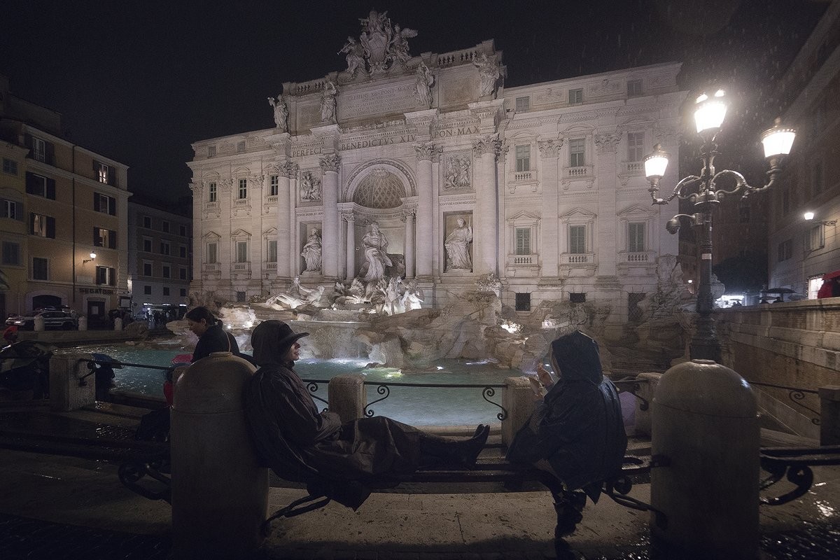 Discover Rome's beauty through a walking tour blending perspective, sketching, and photography.