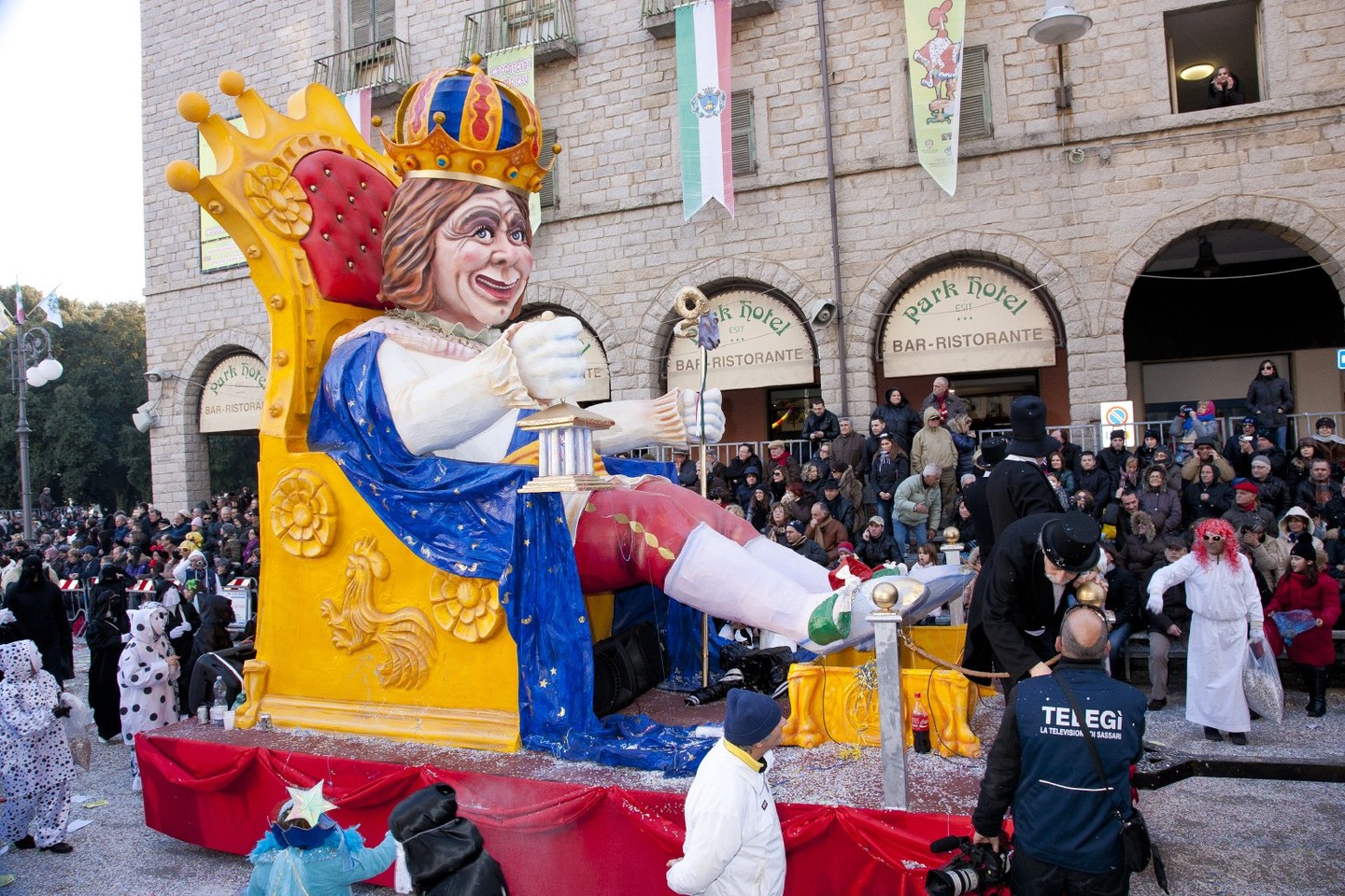 Exclusive Sardinia Tour: Carnival of Tempio Pausania - parade, local traditions, lively dance-off