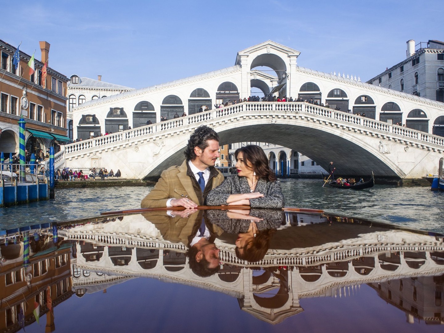 Discover the allure of romantic Venice through a unique one-hour portrait photoshoot session.