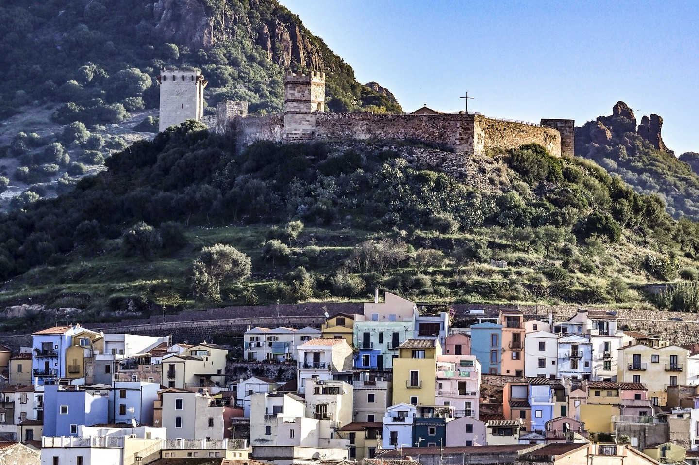 A photo walk to explore a fascinating village in Sardinia and capture its beauty through the lens