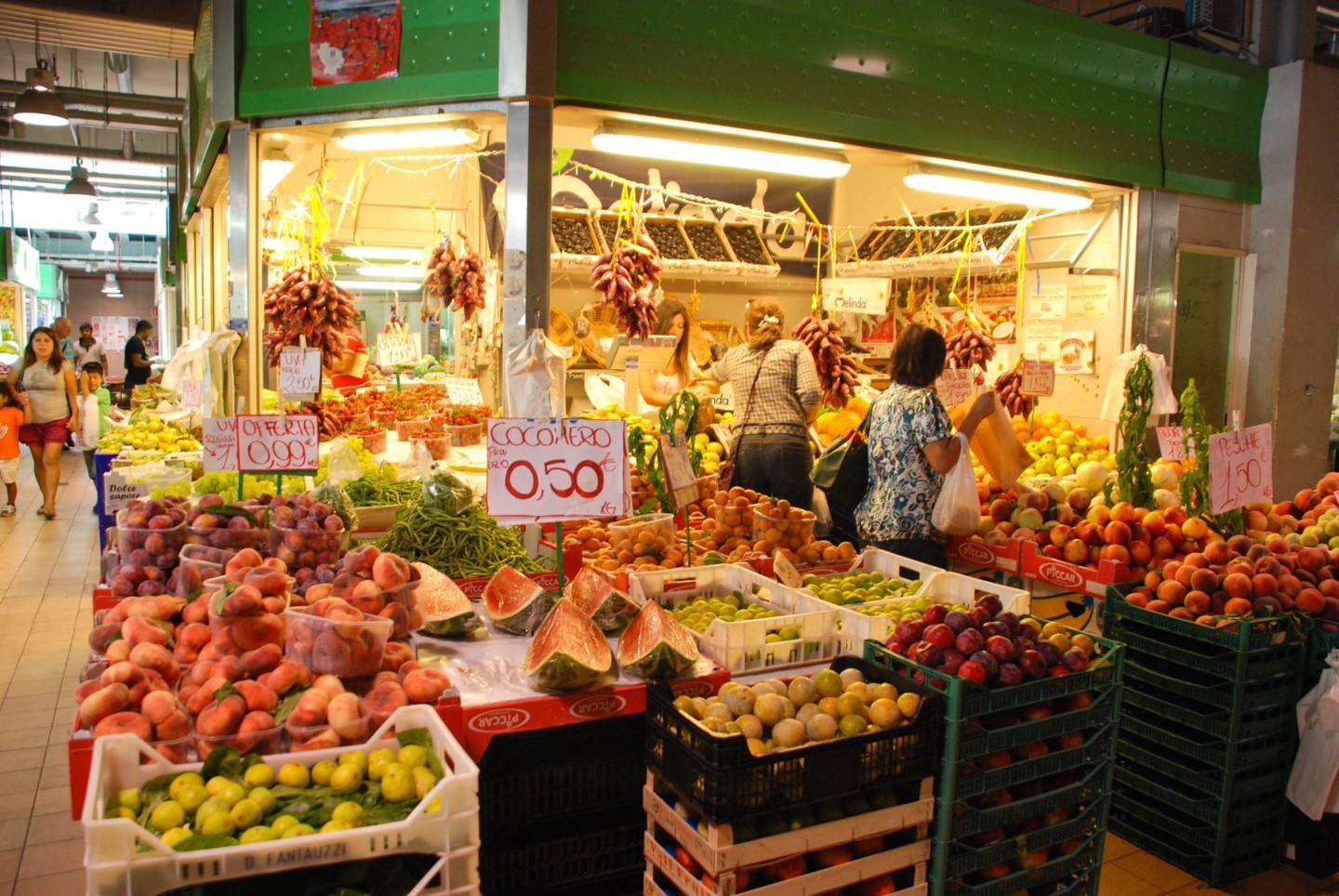 Discover Centro Storico's hidden culinary gems in a 3-hour walking food tour.