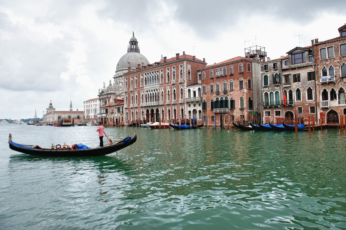 Capture Venice's timeless beauty in a 5-hour photo walk.