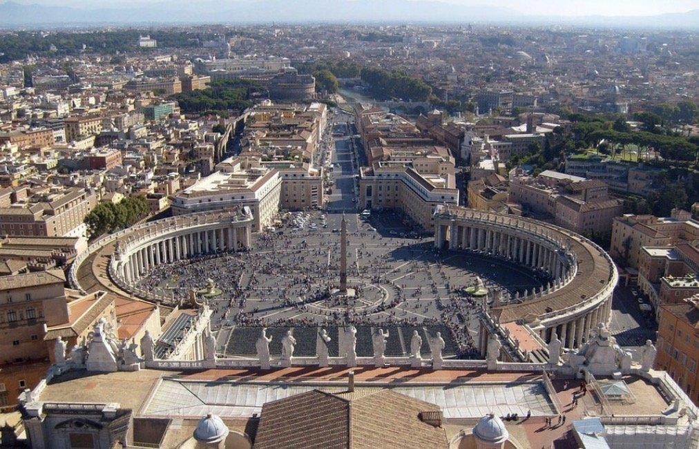 Walking tour in Vatican
